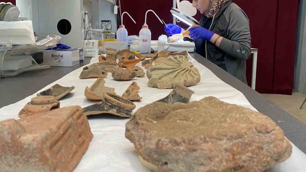 Bozcaada'da çocuk mezarları keşfedildi 7